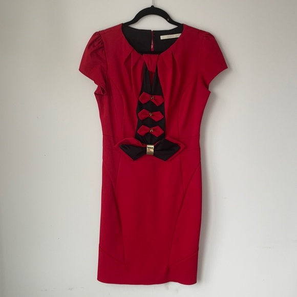 Red modest dress size 4 to 6 - Picture 2 of 5